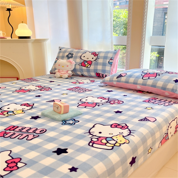 91家纺网 家纺一手货源 找家纺 博雅 2024新款三丽鸥牛奶绒小版床笠系列 牛奶绒小版-幸运星KT猫