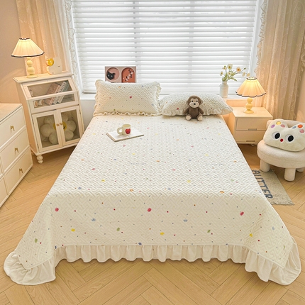 91家纺网 家纺一手货源 找家纺 凯罗 2024新款牛奶绒花边床盖印花小清新盖毯加大牛奶绒床盖床单 梦幻星空