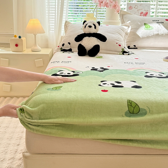 91家纺网 家纺一手货源 找家纺 妖妖家纺 2024新款200克牛奶绒单床笠 彩虹大熊猫