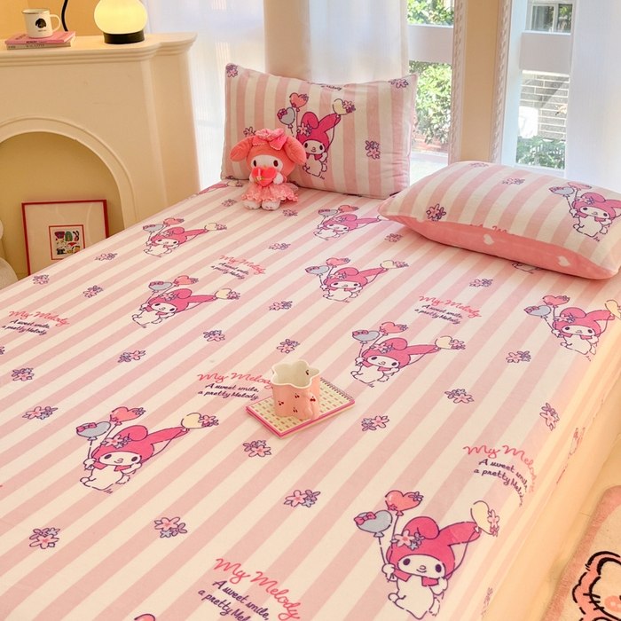 91家纺网 家纺一手货源 找家纺 博雅 2024新款三丽鸥牛奶绒小版床笠系列 牛奶绒小版-气球美乐蒂