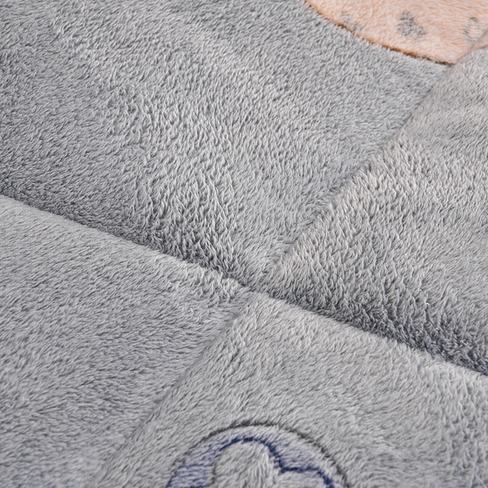 91家纺网 家纺一手货源 找家纺 南北家居 2024新款AB版雪花绒羊羔绒冬被被子被芯 比心兔兔