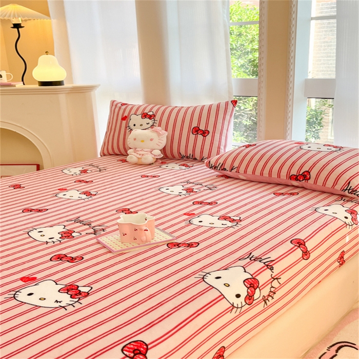 91家纺网 家纺一手货源 找家纺 博雅 2024新款三丽鸥牛奶绒小版床笠系列 牛奶绒小版-高贵KT猫