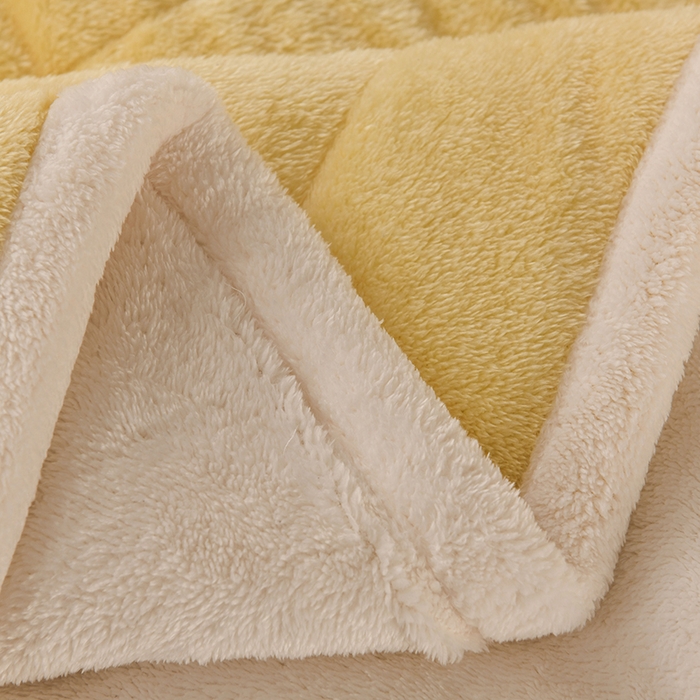 91家纺网 家纺一手货源 找家纺 恋绒家纺 2025新款加厚三层毛毯被牛奶绒复合毯子夹棉盖毯午睡毯子法莱绒毛毯 （亲肤绒-）-米黄