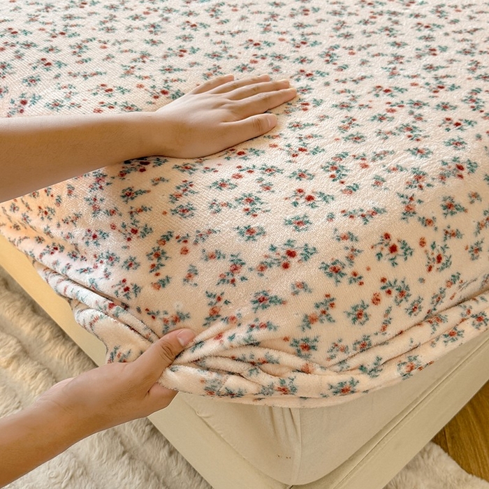 91家纺网 家纺一手货源 找家纺 妖妖家纺 2024新款200克牛奶绒单床笠 后花园