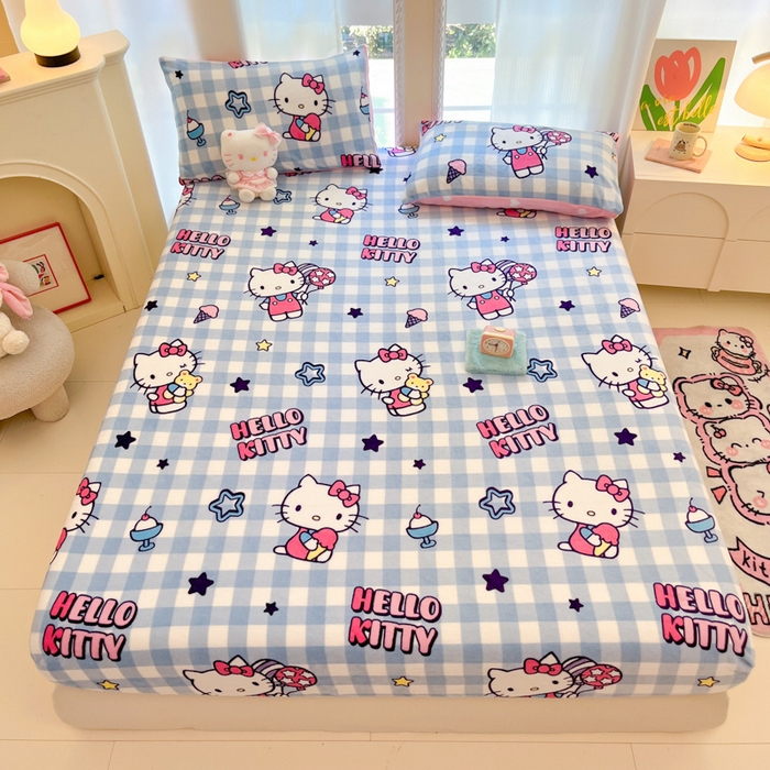 91家纺网 家纺一手货源 找家纺 博雅 2024新款三丽鸥牛奶绒小版床笠系列 牛奶绒小版-幸运星KT猫