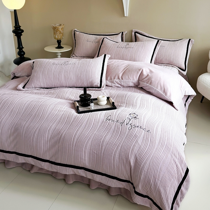 91家纺网 家纺一手货源 找家纺 舒梦琪家纺 2024新款雕花绒刺绣床盖款四件套 高山流水紫