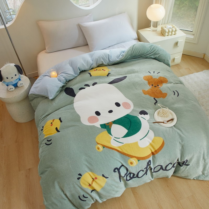 91家纺网 家纺一手货源 找家纺 蘭菲家纺 2024新款牛奶绒卡通三丽鸥单品被套 滑板恰恰