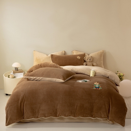 91家纺网 家纺一手货源 找家纺 （总）沐晴家纺 2024新品秋冬加厚牛奶绒纯色简约绣花卡通四件套