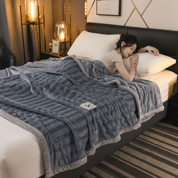 91家纺网 家纺一手货源 找家纺 恋绒家纺 2025新款双面绒休闲毛毯多功能毛毯牛奶绒毯子法莱绒盖毯 彩贝绒-雾蓝