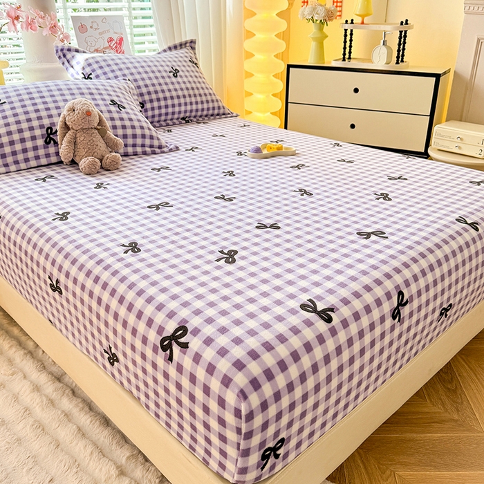 91家纺网 家纺一手货源 找家纺 妖妖家纺 2024新款200克牛奶绒单床笠 格子蝴蝶结-紫