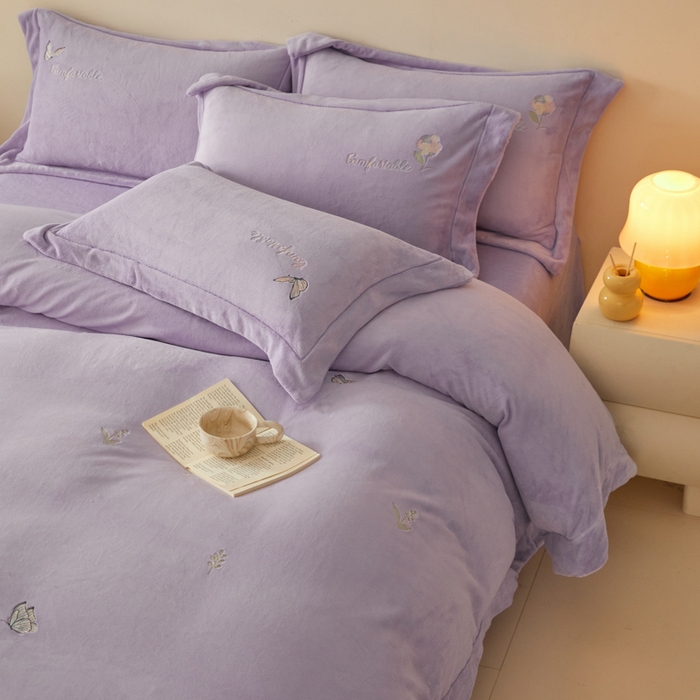 91家纺网 家纺一手货源 找家纺 新方向 2025新款全消光A类刺绣牛奶绒四件套-悦动 悦动-莫奈紫