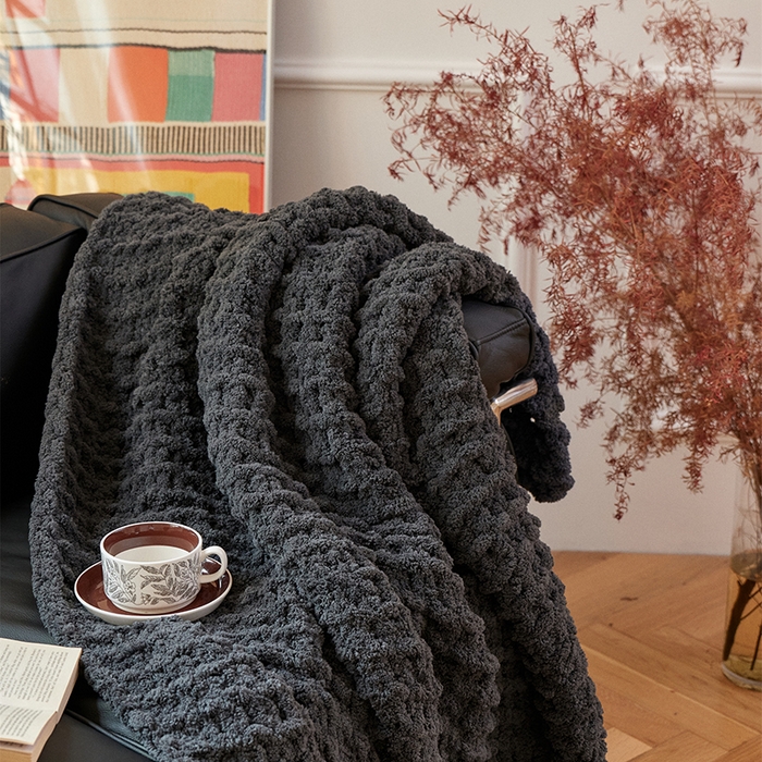 91家纺网 家纺一手货源 找家纺 暖绵绵 2025新款半边绒华夫格软糯针织毯-法格里（最低零售价147） 法格里-深灰色