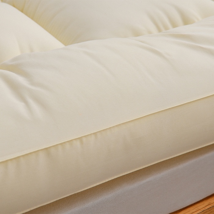 91家纺网 家纺一手货源 找家纺 预言家纺 2024新款3D磨毛羽丝绒羊羔绒床垫 米黄