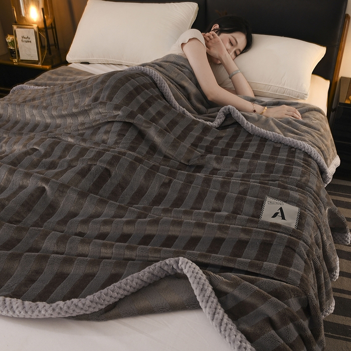 91家纺网 家纺一手货源 找家纺 恋绒家纺 2025新款双面绒休闲毛毯多功能毛毯牛奶绒毯子法莱绒盖毯 彩贝绒-深灰