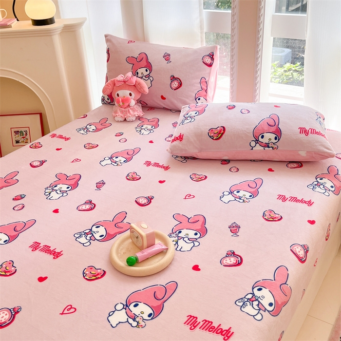 91家纺网 家纺一手货源 找家纺 博雅 2024新款三丽鸥牛奶绒小版床笠系列 牛奶绒小版-雪糕美乐蒂