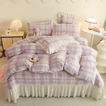 91家纺网 家纺一手货源 找家纺 （总）金盛皇朝家纺 2024秋冬新品高克重牛奶绒夹棉花边床盖系列