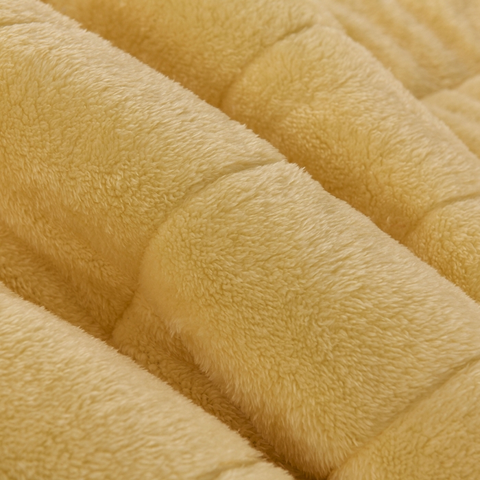 91家纺网 家纺一手货源 找家纺 恋绒家纺 2025新款加厚三层毛毯被牛奶绒复合毯子夹棉盖毯午睡毯子法莱绒毛毯 （亲肤绒-）-米黄
