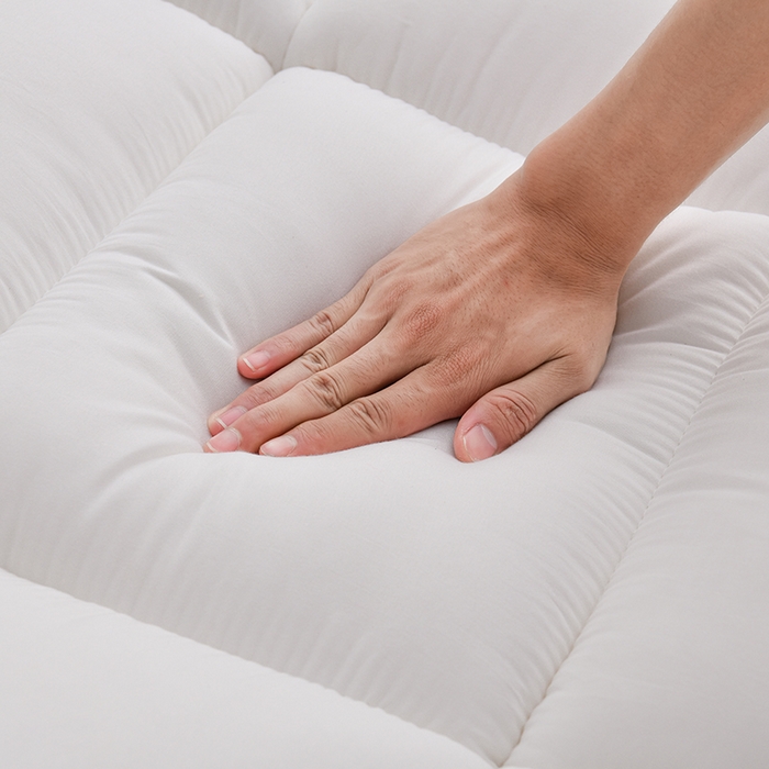 91家纺网 家纺一手货源 找家纺 预言家纺 2024新款3D磨毛羽丝绒羊羔绒床垫 白色