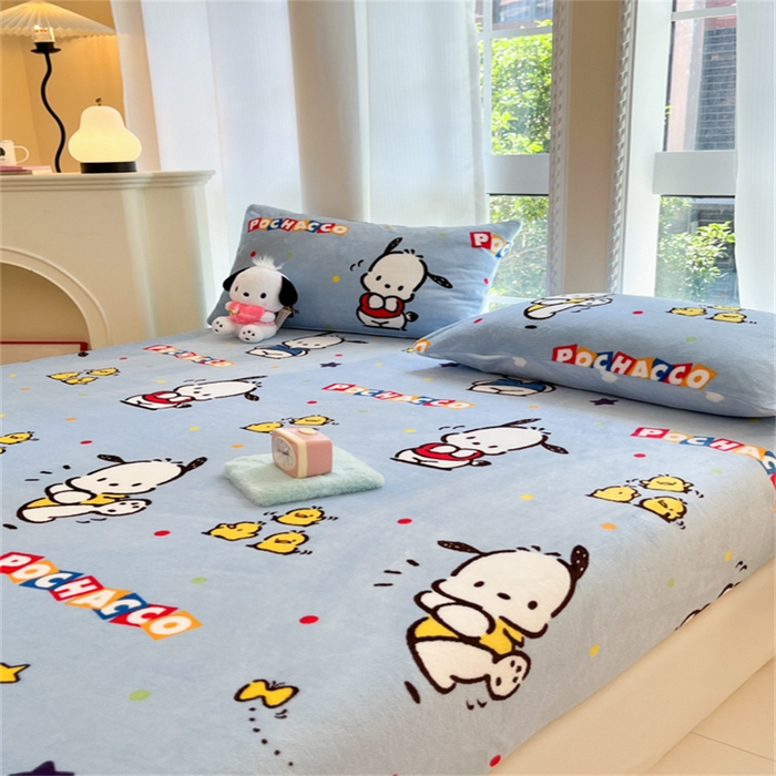 91家纺网 家纺一手货源 找家纺 博雅 2024新款三丽鸥牛奶绒小版床笠系列 牛奶绒小版-活力帕恰狗