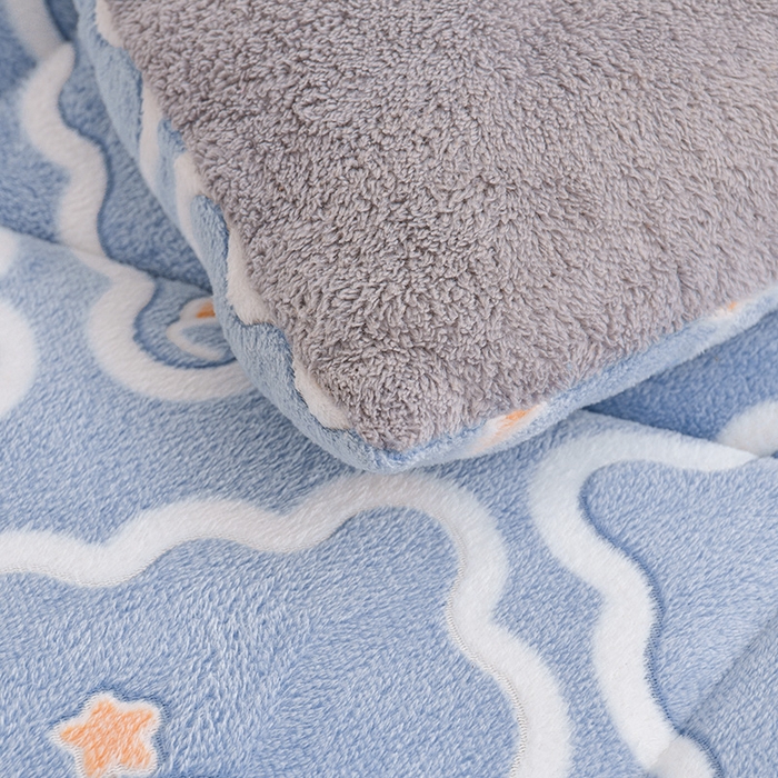 91家纺网 家纺一手货源 找家纺 南北家居 2024新款AB版雪花绒羊羔绒冬被被子被芯 恐龙战队