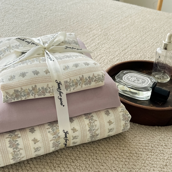 91家纺网 家纺一手货源 找家纺 一比一家纺 2025新款全棉母婴级抗菌有氧全棉双层纱亲肤全棉小清新印花三件套四件套 再见六丁目