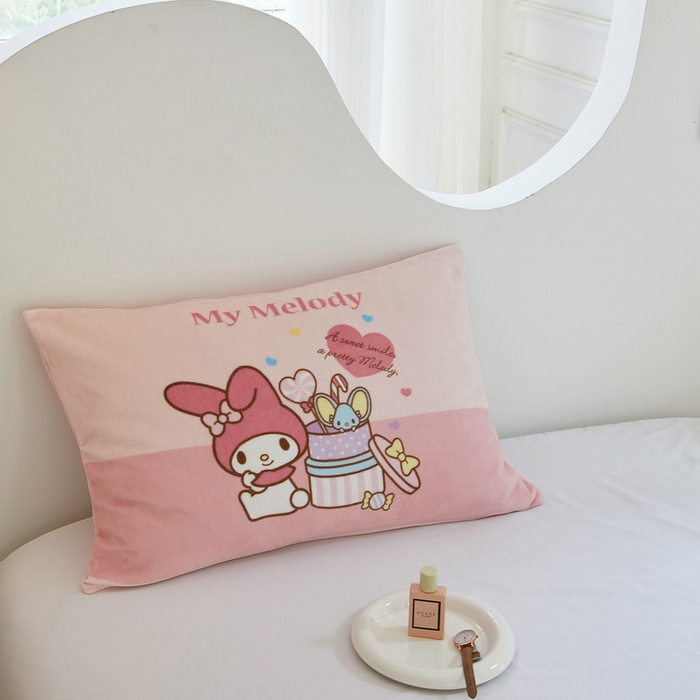 91家纺网 家纺一手货源 找家纺 蘭菲家纺 2024新款牛奶绒卡通三丽鸥单品枕套 收礼物