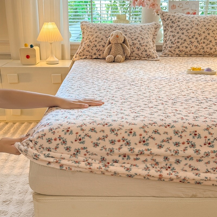 91家纺网 家纺一手货源 找家纺 妖妖家纺 2024新款200克牛奶绒单床笠 后花园