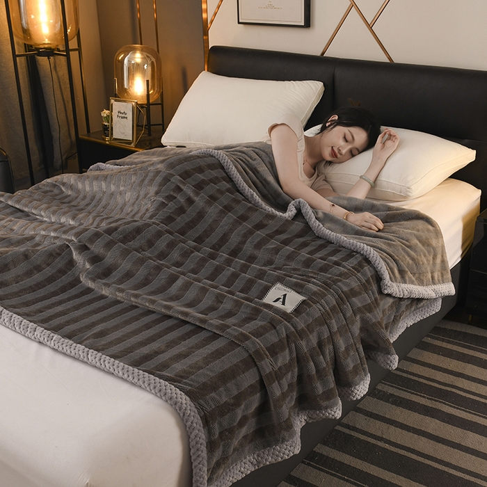 91家纺网 家纺一手货源 找家纺 恋绒家纺 2025新款双面绒休闲毛毯多功能毛毯牛奶绒毯子法莱绒盖毯 彩贝绒-深灰