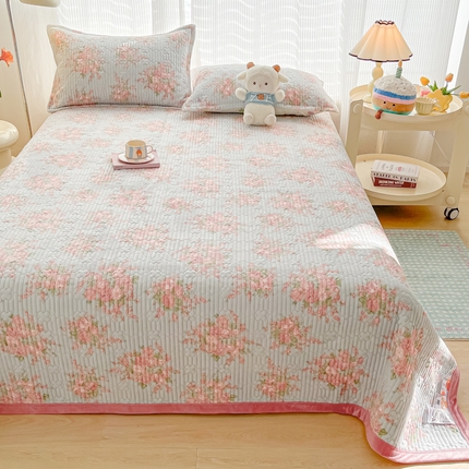 91家纺网 家纺一手货源 找家纺 （总）慕晨 2024新款高克重牛奶绒印花豆豆绒夹棉单品床盖