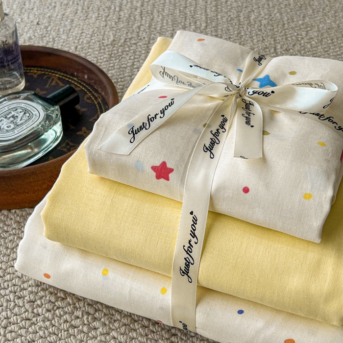 91家纺网 家纺一手货源 找家纺 一比一家纺 2025新款全棉母婴级抗菌有氧全棉双层纱亲肤全棉小清新印花三件套四件套 奶油派