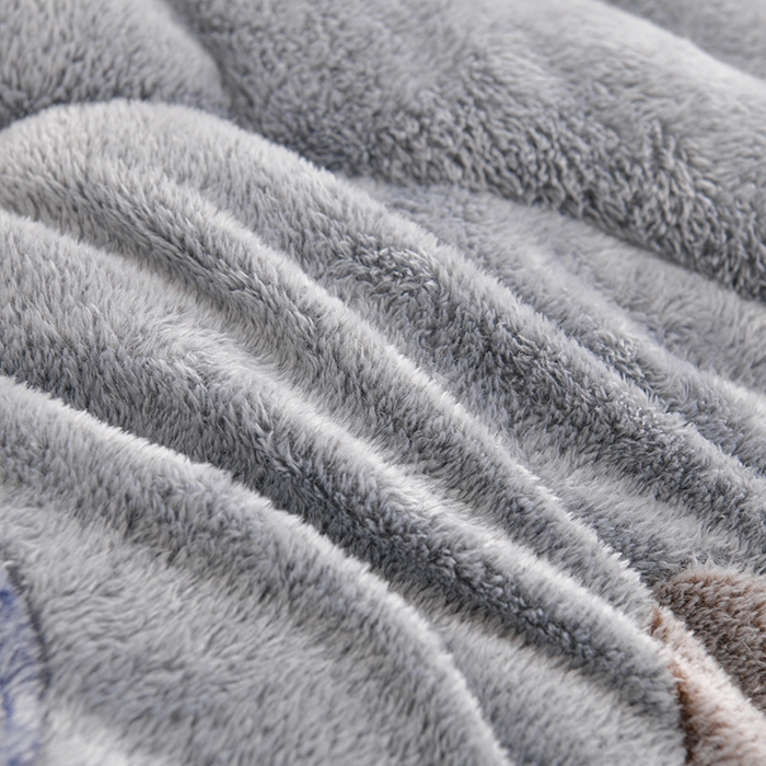 91家纺网 家纺一手货源 找家纺 南北家居 2024新款AB版雪花绒羊羔绒冬被被子被芯 比心兔兔