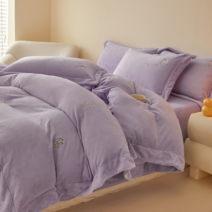 91家纺网 家纺一手货源 找家纺 新方向 2025新款全消光A类刺绣牛奶绒四件套-悦动 悦动-莫奈紫