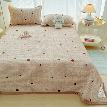 91家纺网 家纺一手货源 找家纺 （总）慕晨 2024新款高克重牛奶绒印花豆豆绒夹棉单品床盖