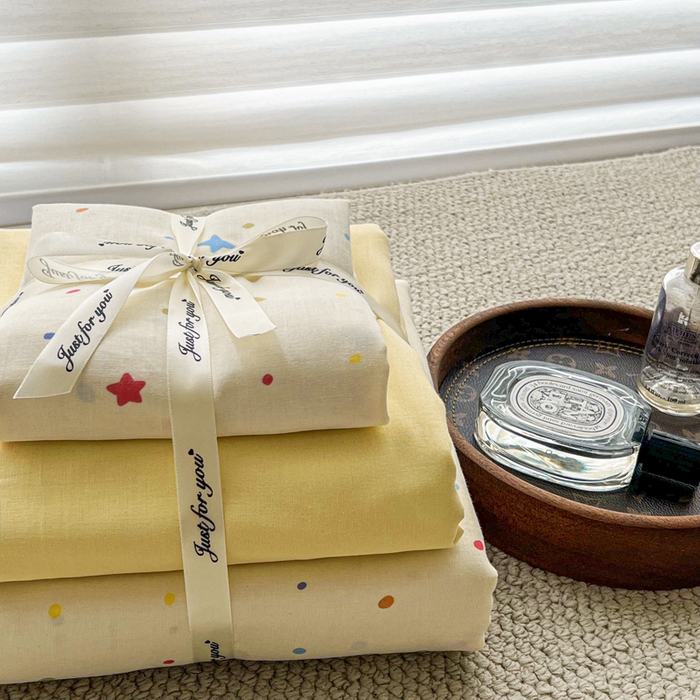 91家纺网 家纺一手货源 找家纺 一比一家纺 2025新款全棉母婴级抗菌有氧全棉双层纱亲肤全棉小清新印花三件套四件套 奶油派