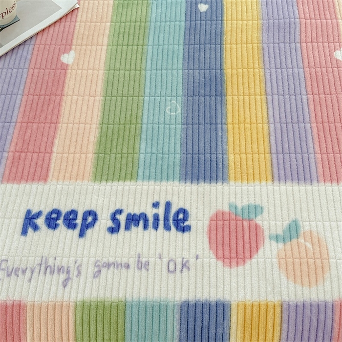 91家纺网 家纺一手货源 找家纺 梵朴 2024新款牛奶绒直角包边床盖 彩虹条