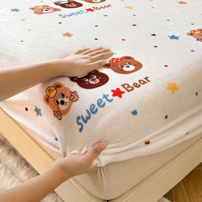 91家纺网 家纺一手货源 找家纺 妖妖家纺 2024新款200克牛奶绒单床笠 可爱曲奇