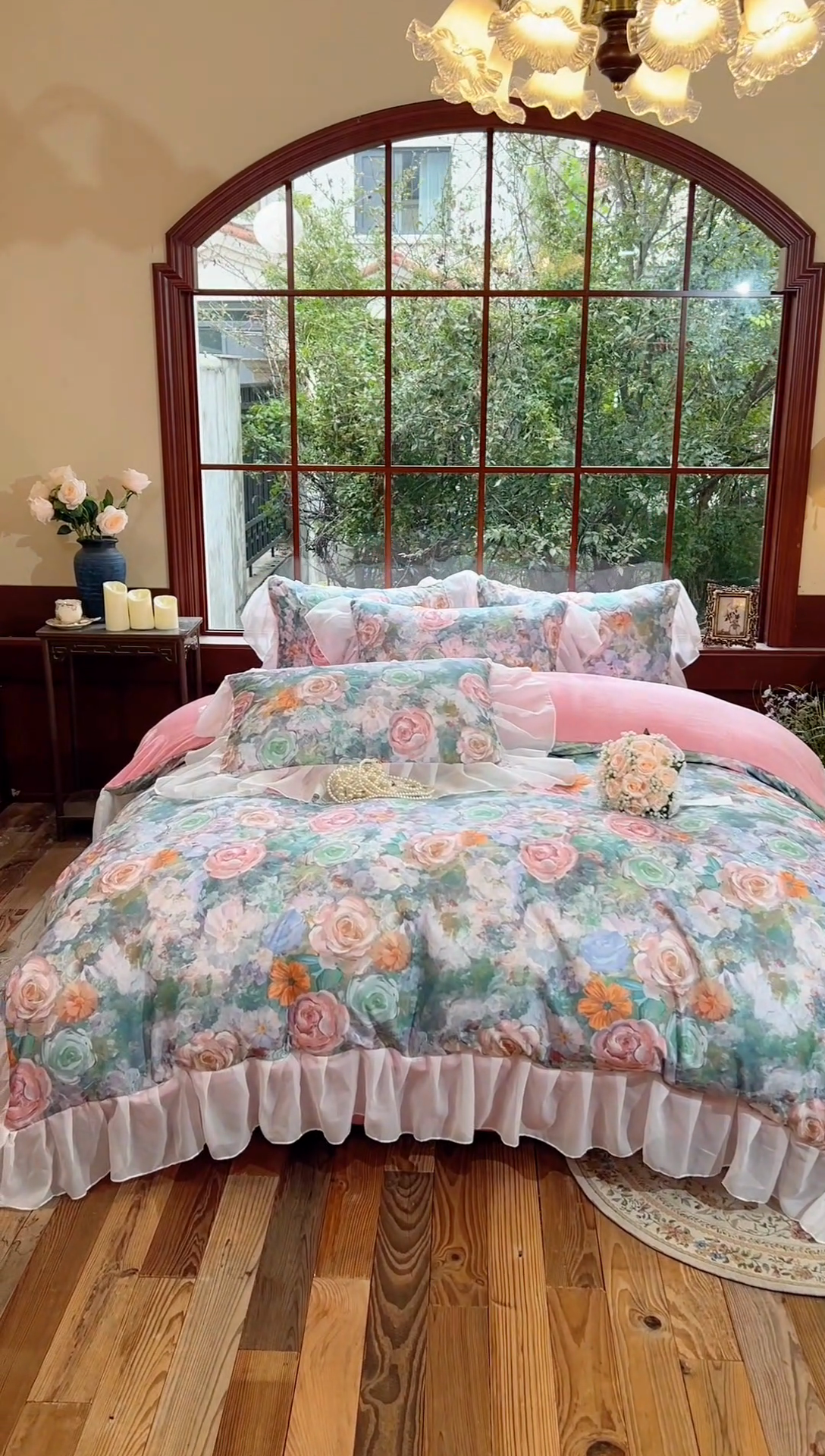 91家纺网 家纺一手货源 找家纺 易辰美 2024新款数码大版印花鹿锦棉牛奶绒花边四件套 四季花园