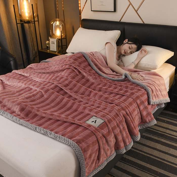 91家纺网 家纺一手货源 找家纺 恋绒家纺 2025新款双面绒休闲毛毯多功能毛毯牛奶绒毯子法莱绒盖毯 彩贝绒-粉色