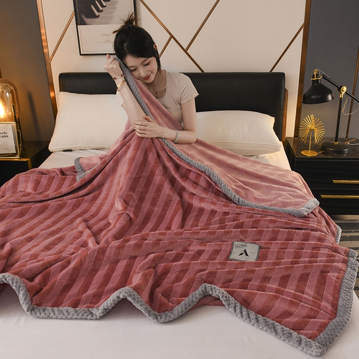 91家纺网 家纺一手货源 找家纺 恋绒家纺 2025新款双面绒休闲毛毯多功能毛毯牛奶绒毯子法莱绒盖毯 彩贝绒-粉色