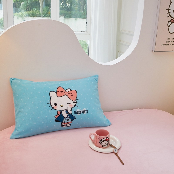 91家纺网 家纺一手货源 找家纺 蘭菲家纺 2024新款牛奶绒卡通三丽鸥四件套 摩卡蓝