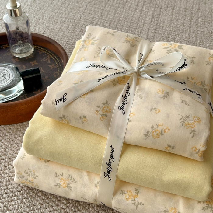 91家纺网 家纺一手货源 找家纺 一比一家纺 2025新款全棉母婴级抗菌有氧全棉双层纱亲肤全棉小清新印花三件套四件套 小晴天