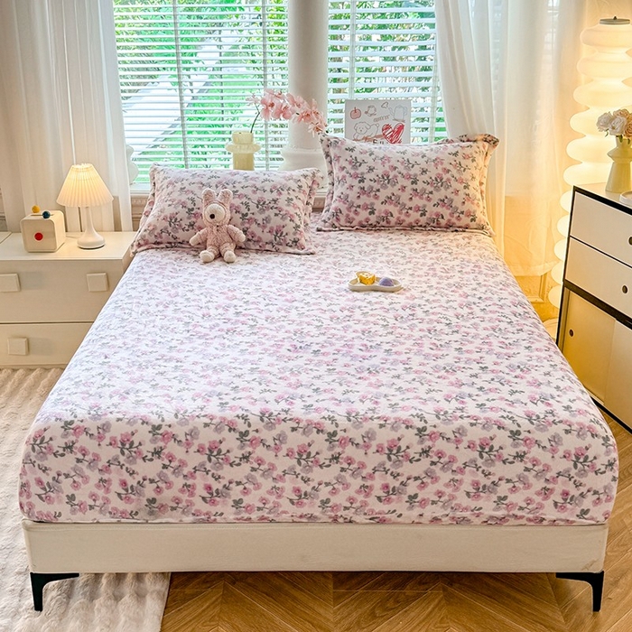 91家纺网 家纺一手货源 找家纺 妖妖家纺 2024新款200克牛奶绒单床笠 尽相思