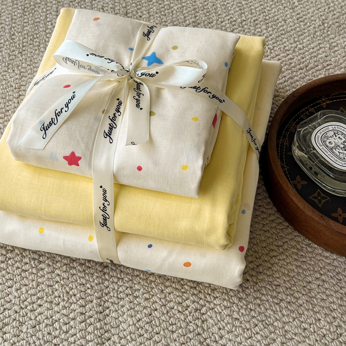 91家纺网 家纺一手货源 找家纺 一比一家纺 2025新款全棉母婴级抗菌有氧全棉双层纱亲肤全棉小清新印花三件套四件套 奶油派