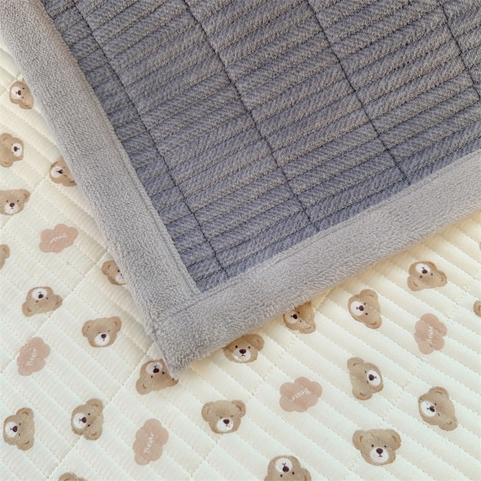 91家纺网 家纺一手货源 找家纺 梵朴 2024新款牛奶绒直角包边床盖 莫兰迪 兰