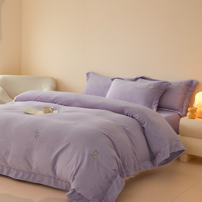 91家纺网 家纺一手货源 找家纺 新方向 2025新款全消光A类刺绣牛奶绒四件套-悦动 悦动-莫奈紫