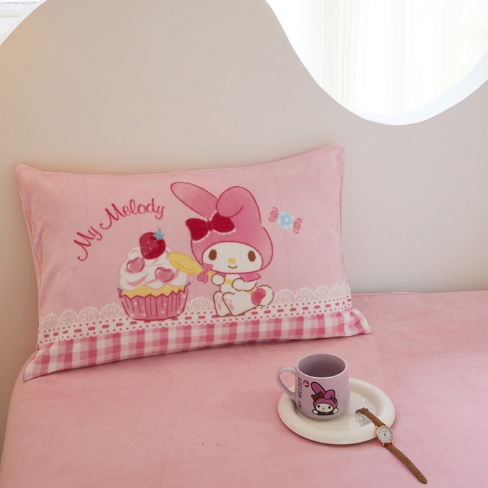 91家纺网 家纺一手货源 找家纺 蘭菲家纺 2024新款牛奶绒卡通三丽鸥四件套 生日快乐