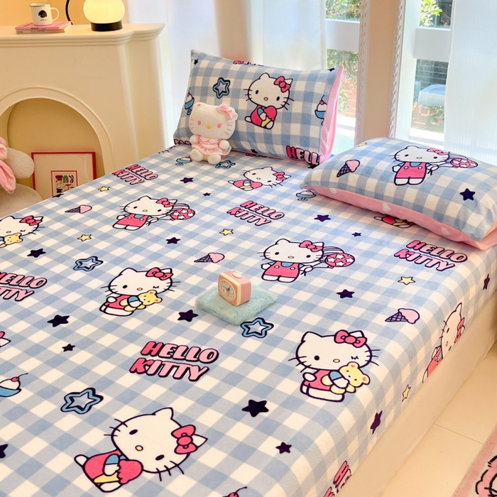 91家纺网 家纺一手货源 找家纺 博雅 2024新款三丽鸥牛奶绒小版床笠系列 牛奶绒小版-幸运星KT猫