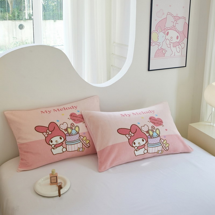 91家纺网 家纺一手货源 找家纺 蘭菲家纺 2024新款牛奶绒卡通三丽鸥单品枕套 收礼物