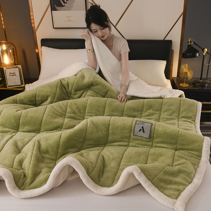91家纺网 家纺一手货源 找家纺 恋绒家纺 2025新款加厚三层毛毯被牛奶绒复合毯子夹棉盖毯午睡毯子法莱绒毛毯 （亲肤绒-）-抹茶绿