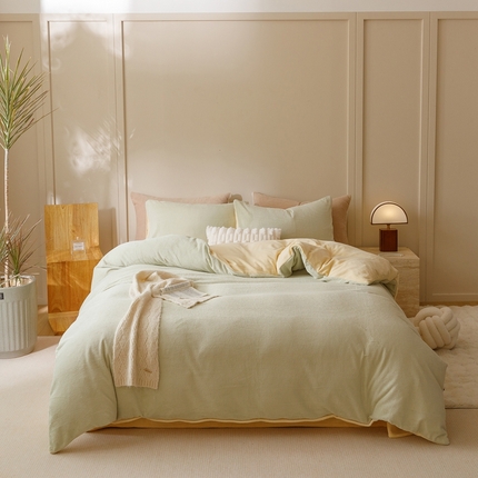 91家纺网 家纺一手货源 找家纺 三味舒屋 2024新款全消光雕花牛奶绒四件套-绅士 绅士绿